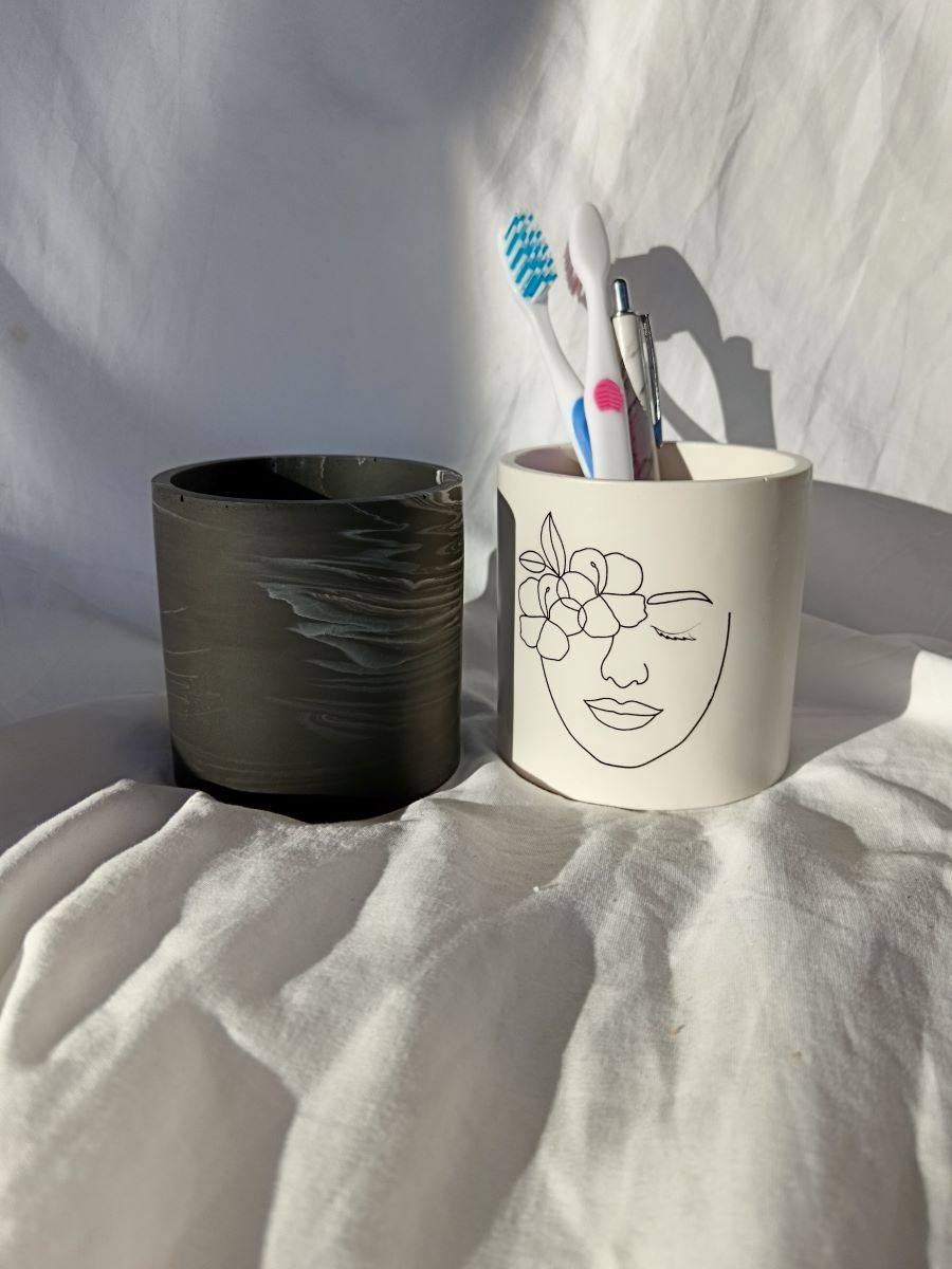 Amore Creative Collections Home Decor Jewellery Accessories - Jesmonite Polymer Clay South Africa Gift Shop Trays Coasters Marble (27) line art succulent pot planter - pen stationery pot - make up brsuh holder - jesmonite south africa amore creative collections
