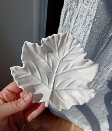 Maple Leaf Jewellery Trinket Tray Dish Key Tray Holder - Custom Wholesale Jesmonite Products Supplier South Africa Amore Creative Collections